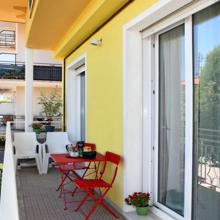 Villa Fenice - oasi di comfort - tutto a due passi - Three-Bedroom Apartment with Balcony - 14
