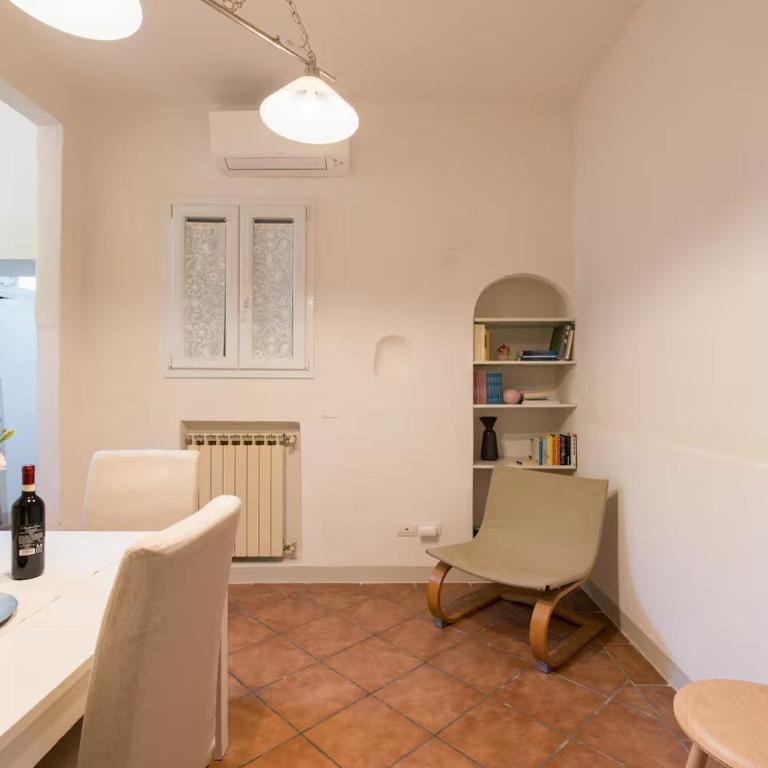 2 apartments next to a market and Piazza Santa Croce - HomeUnity - One-Bedroom Apartment - 1