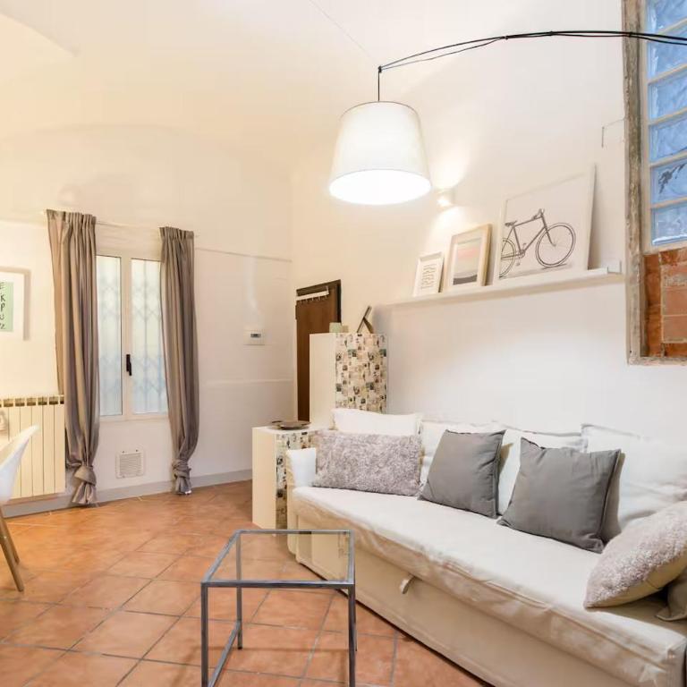 2 apartments next to a market and Piazza Santa Croce - HomeUnity - One-Bedroom Apartment - 10