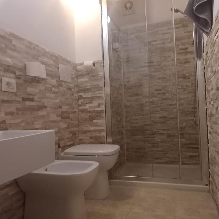 Super Central Rooms - Queen Room - 2