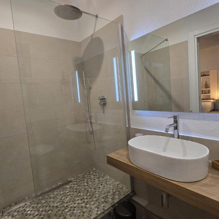 Domus Minerva - Deluxe Double Room with Shower - 7