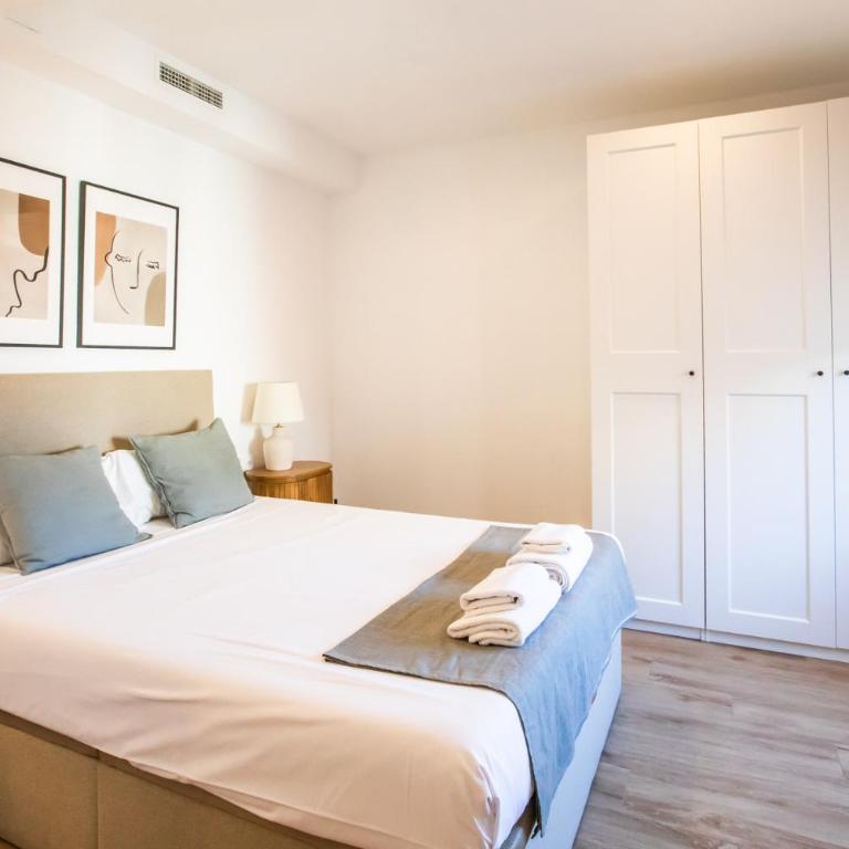 61IND1124- Beautiful apartment near sagrada famili - Three-Bedroom Apartment - 3