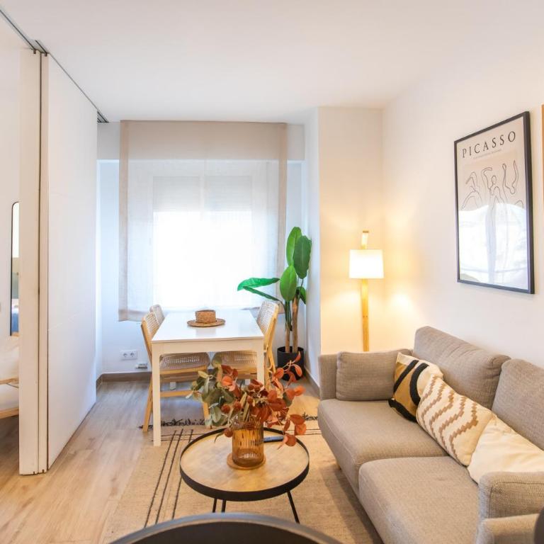 61IND1124- Beautiful apartment near sagrada famili - Three-Bedroom Apartment - 8