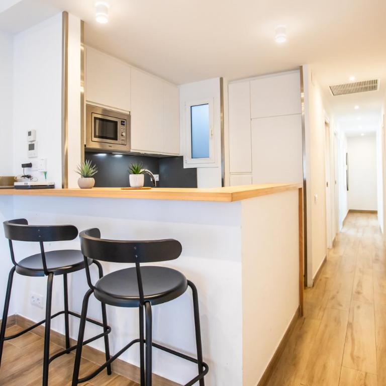 61IND1124- Beautiful apartment near sagrada famili - Three-Bedroom Apartment - 21