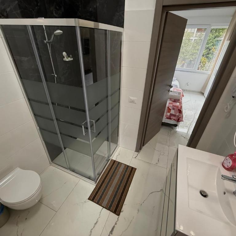 Desire guest House - Camera Tripla con Bagno Privato - 3