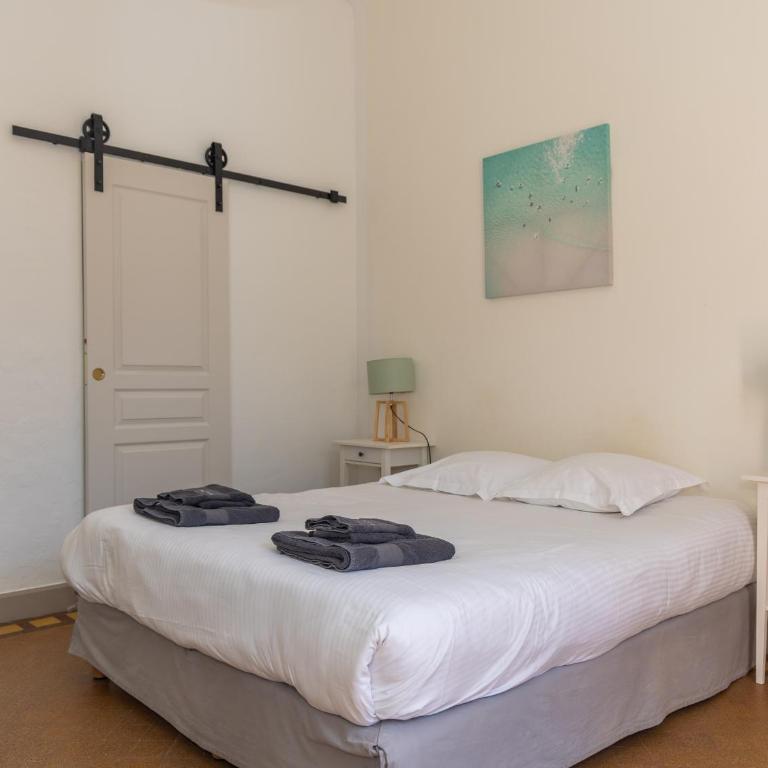 Appartement au Château Maravenne - Appartement 1 Chambre - Vue sur Jardin - 9