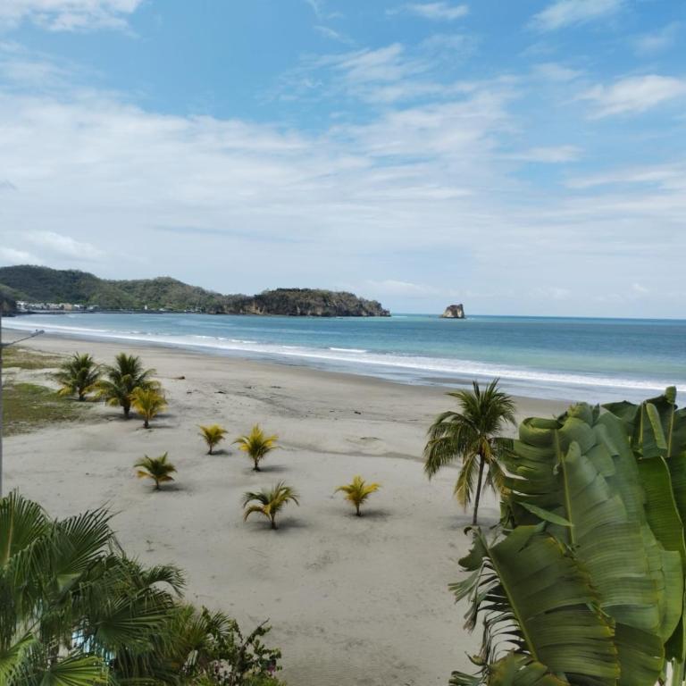 Dpto PUNTA ARENA ATACAMES - Three-Bedroom Apartment with Water View - 17