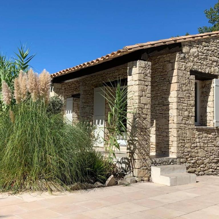 Gordes Villa avec piscine chauffée et privée , jacuzzi et pétanque calme - Villa 3 Chambres - 24