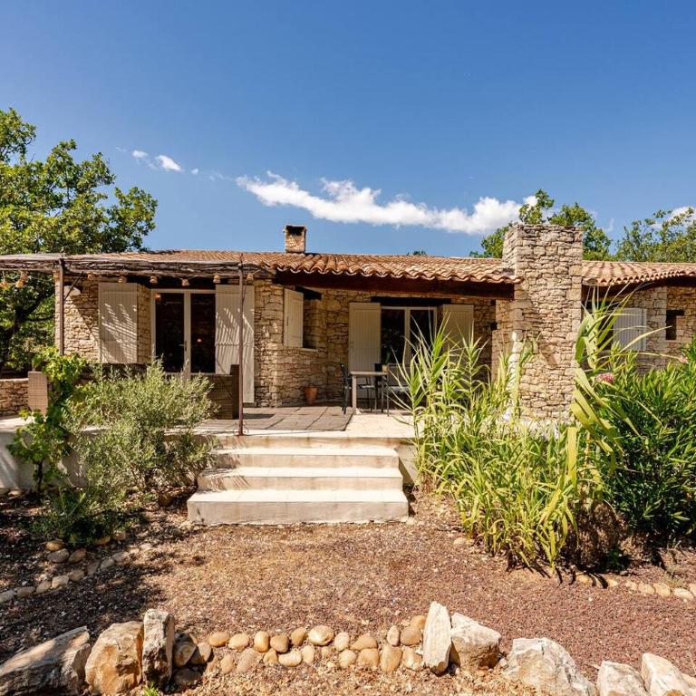 Gordes Villa avec piscine chauffée et privée , jacuzzi et pétanque calme - Villa 3 Chambres - 19