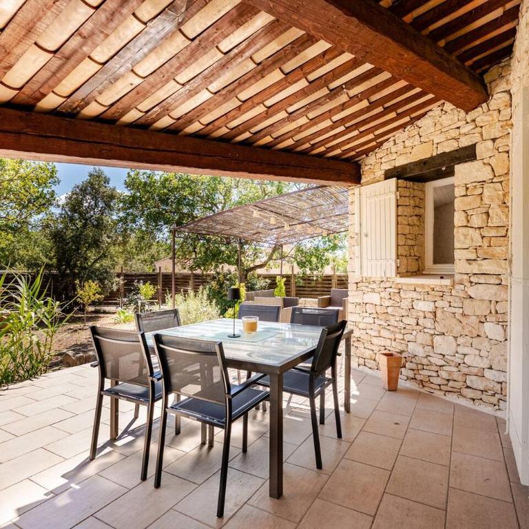 Gordes Villa avec piscine chauffée et privée , jacuzzi et pétanque calme - Villa 3 Chambres - 18