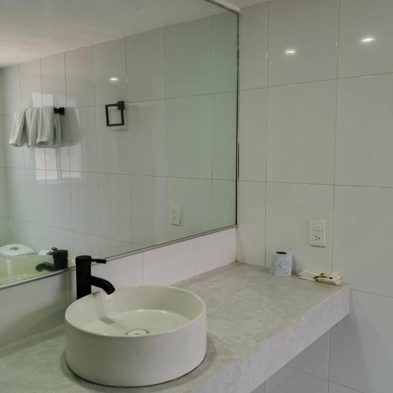 Unidades Privadas con AC-TV-WiFi y Estacionamiento en Centro de MTY - Twin Room - 9