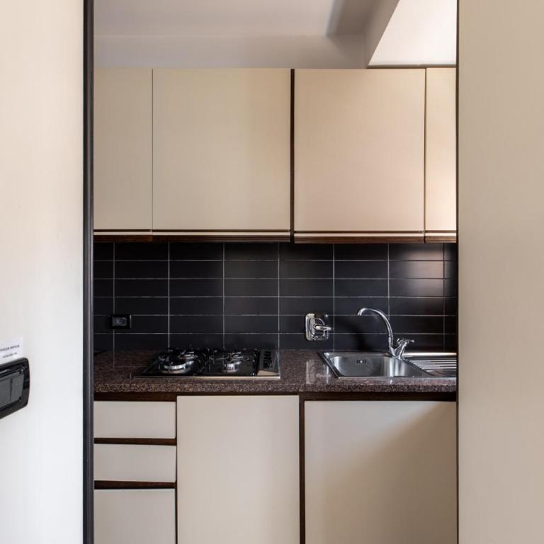 Celeste Retreat al Pantheon - Homkeey Apartments - Appartamento con 2 Camere da Letto e Balcone - 10
