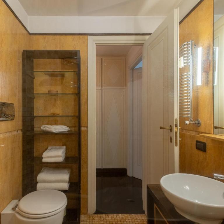 Celeste Retreat al Pantheon - Homkeey Apartments - Appartamento con 2 Camere da Letto e Balcone - 19