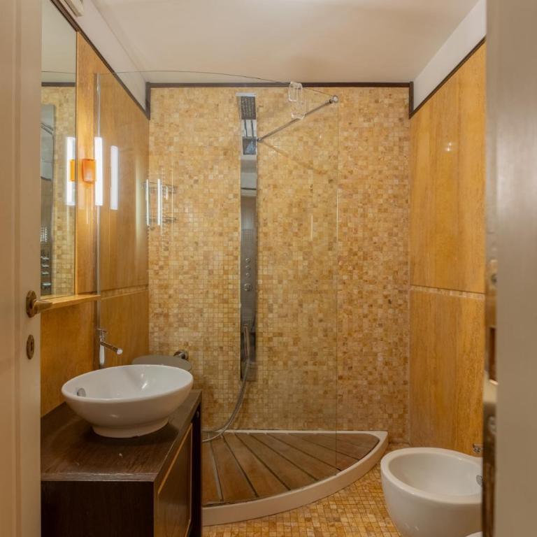 Celeste Retreat al Pantheon - Homkeey Apartments - Appartamento con 2 Camere da Letto e Balcone - 21