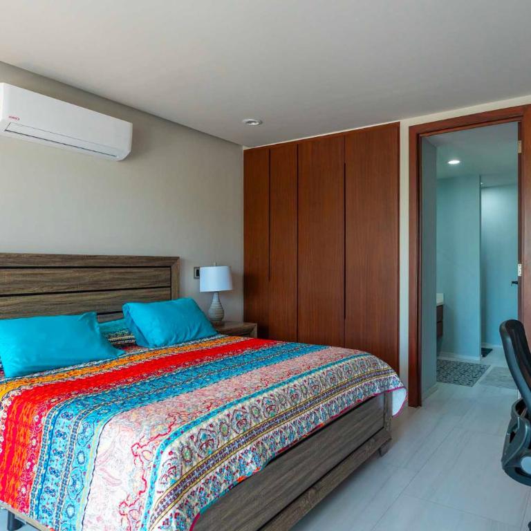 Quadrant Condos 1202 | Private Balconies | Garden & Pool Views | 8-min Walk to Beach | Full Kitchen - Apartamento Deluxe de 2 dormitorios - 2