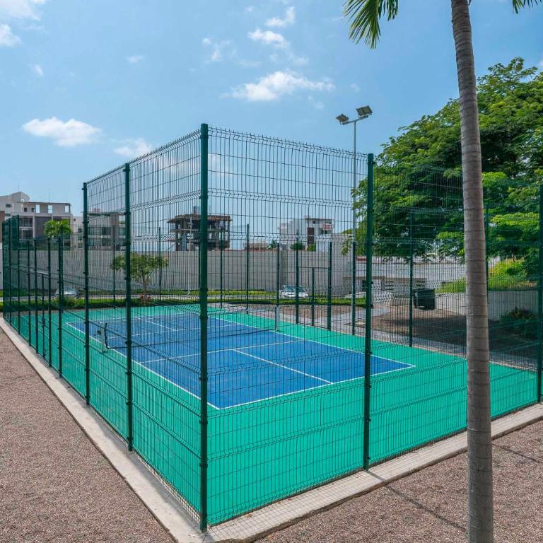 Quadrant Condos 1202 | Private Balconies | Garden & Pool Views | 8-min Walk to Beach | Full Kitchen - Apartamento Deluxe de 2 dormitorios - 11