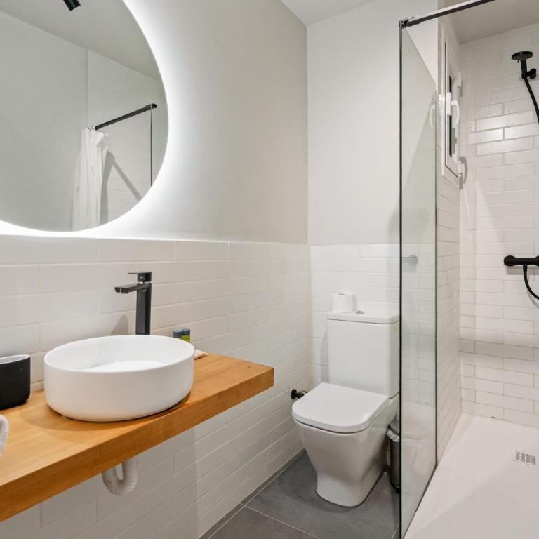 Flateli Espronceda 01 - Three-Bedroom Apartment - 5