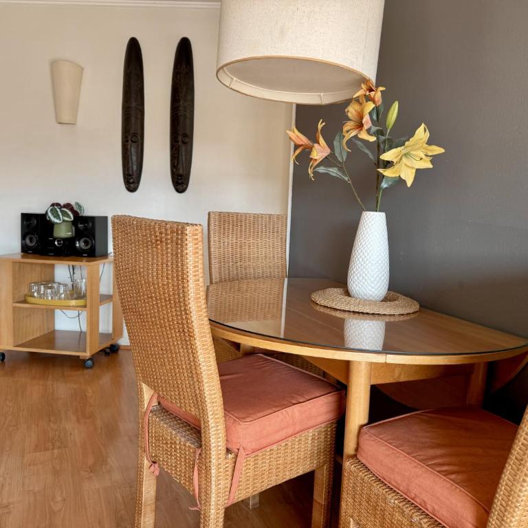 Departamento el Golf Las Condes, Aire acondicionado, estacionamiento, Piscina incluidos - Apartamento de 1 dormitorio - 3