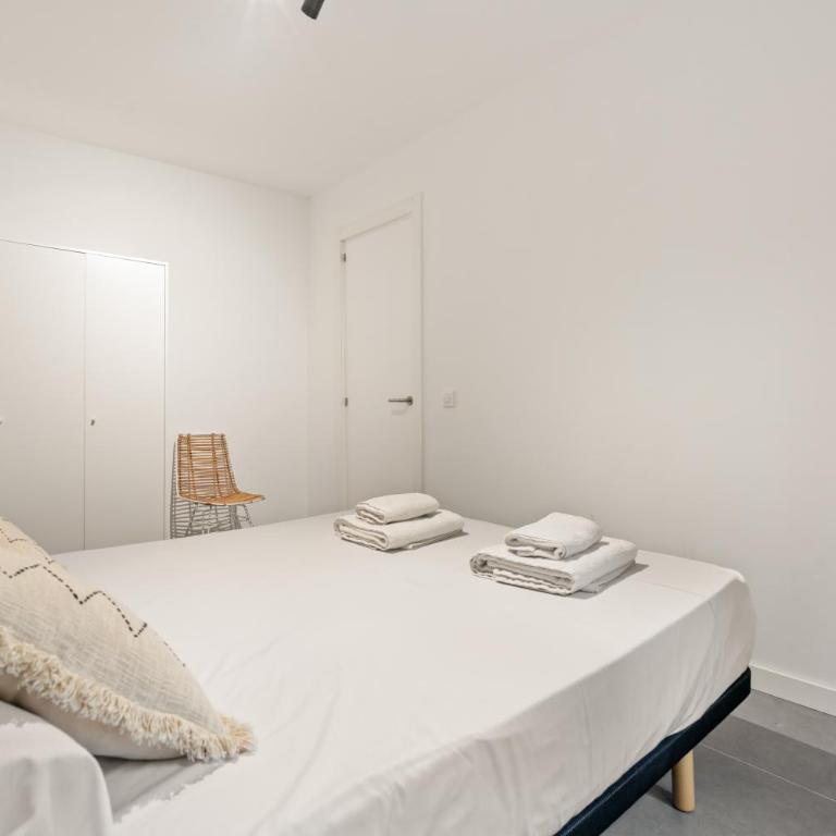 Flateli Espronceda 11 - Three-Bedroom Apartment - 23