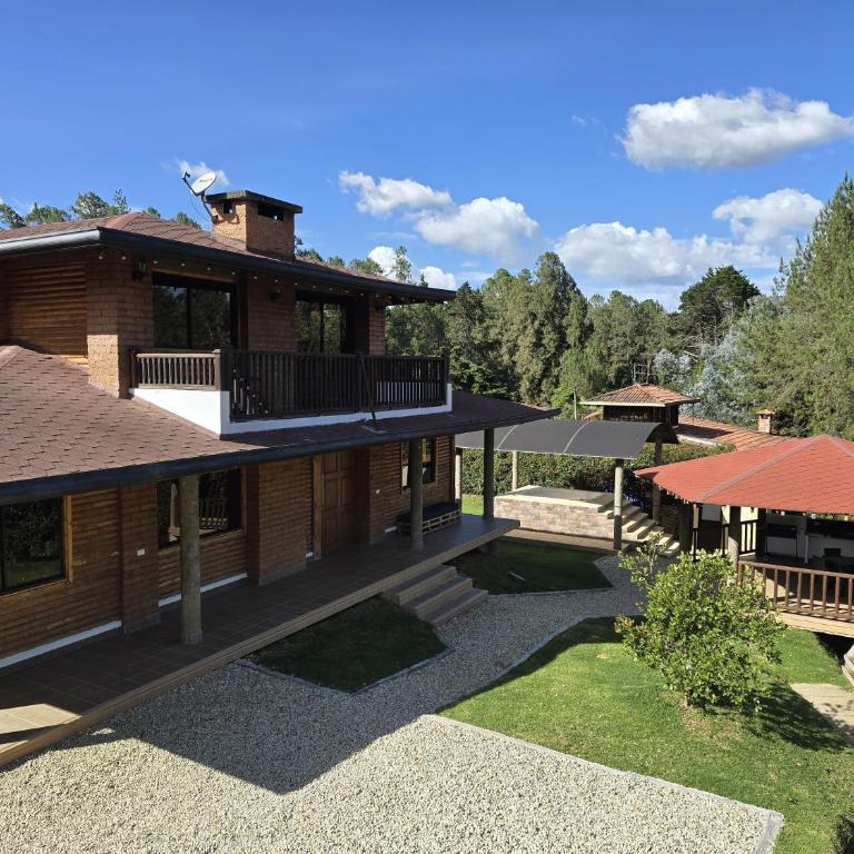 Excepcional Cabaña Cerca Medellín Jacuzzi - Chimenea - Parking - Casa de 3 dormitorios - 2