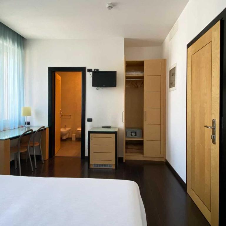 Luxury Rooms Padova Station - Camera Matrimoniale Standard - 7