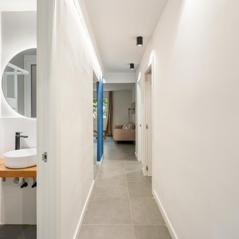 Flateli Espronceda 22 - Three-Bedroom Apartment - 10