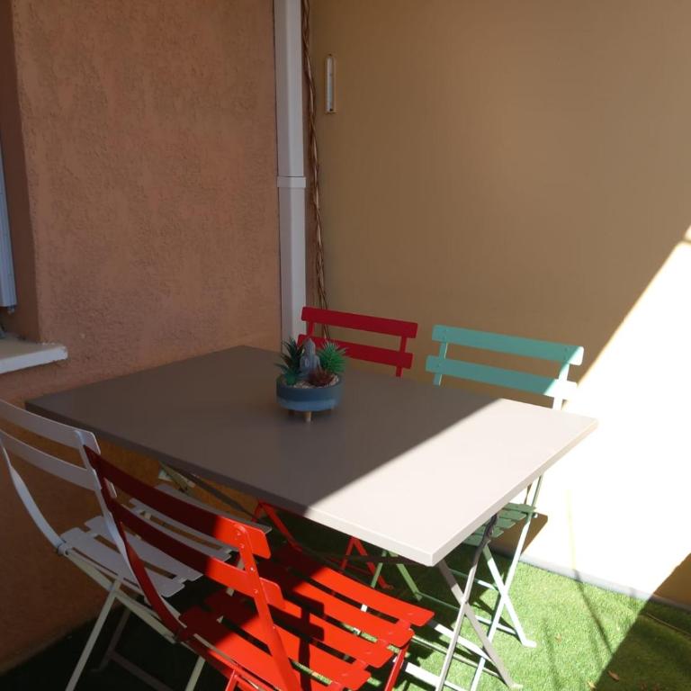 agreable appartement proche plages - Appartement 2 Chambres - 24
