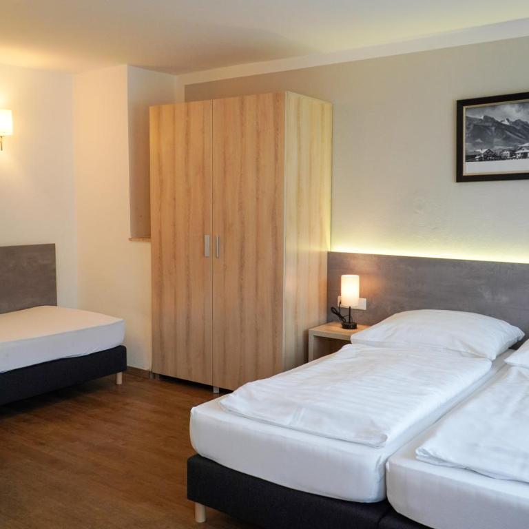 Landgasthof Schwarzberg - Standard Dreibettzimmer - 3