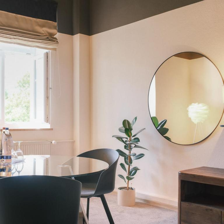 The Townhouse Ruhpolding - Individual Design & Casual Concept - Chiemgau Karte - Junior Suite mit Bergblick - 8