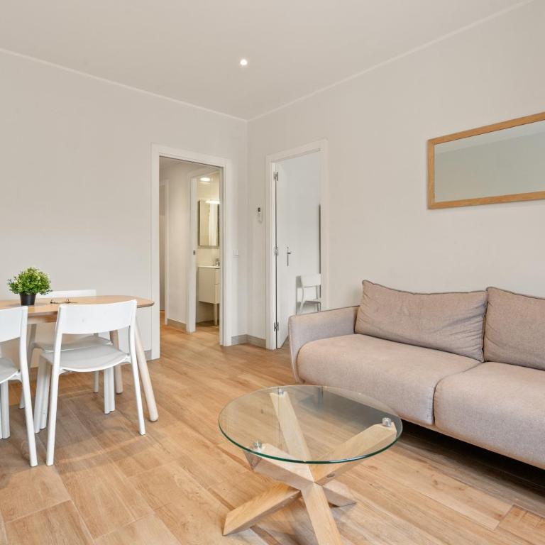 Flateli Espronceda 32 - Three-Bedroom Apartment - 1