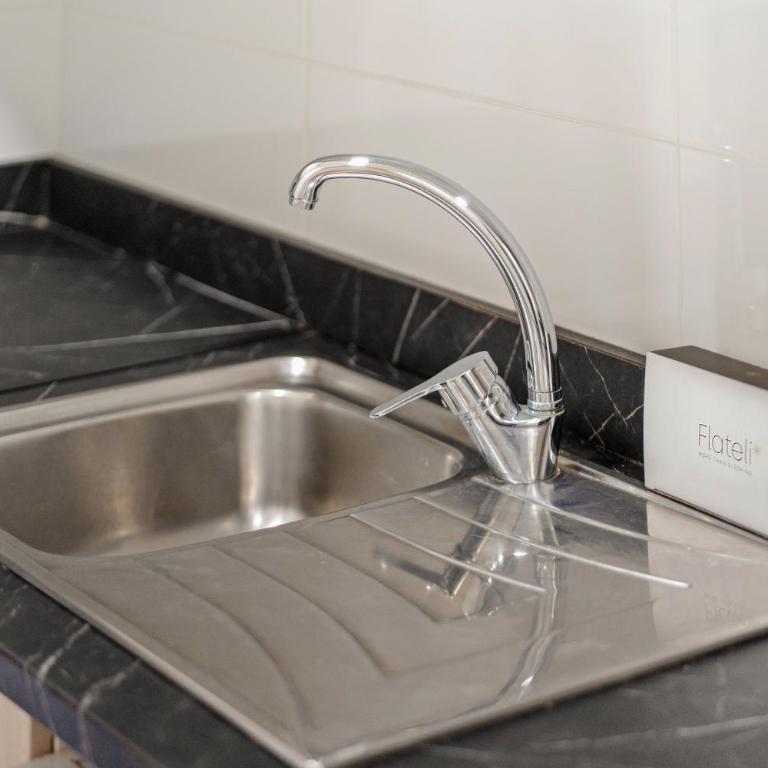 Flateli Espronceda 32 - Three-Bedroom Apartment - 18