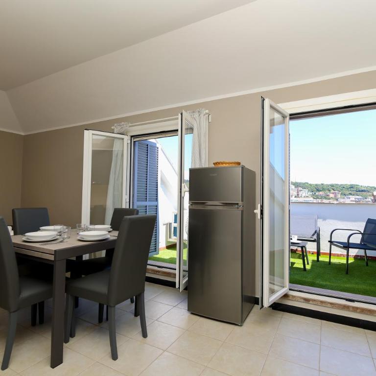 Penthouses with Parking in Palazzo San Paolo By ML WHITE HOUSE - One-Bedroom Apartment - 8