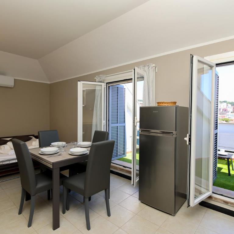 Penthouses with Parking in Palazzo San Paolo By ML WHITE HOUSE - One-Bedroom Apartment - 15