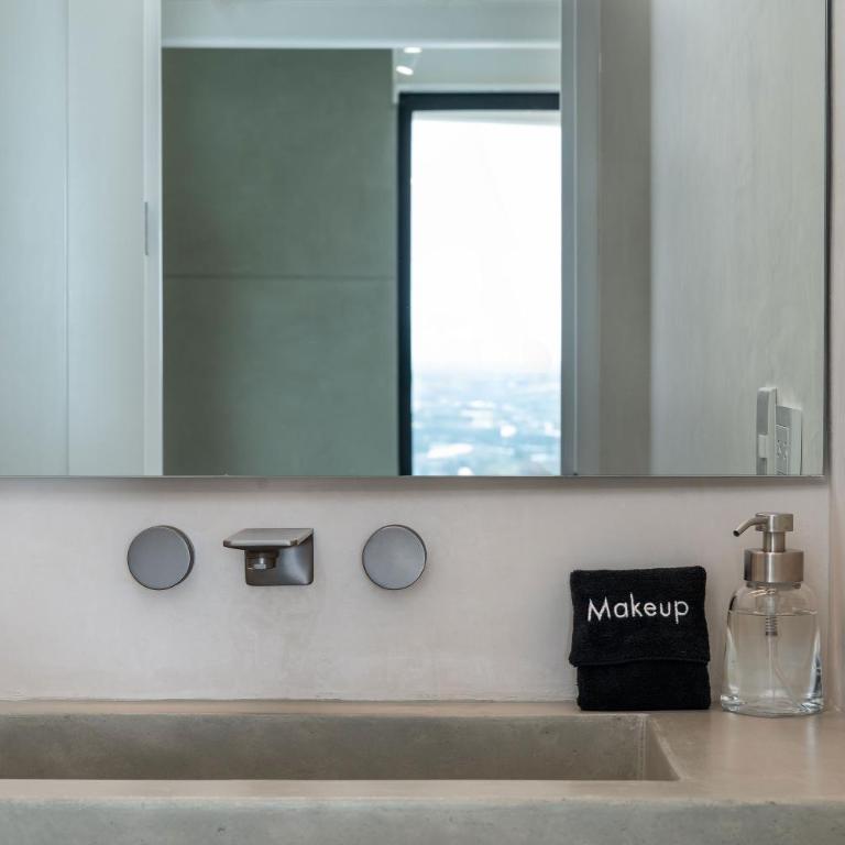 Casa Altamira, Stylish 1BR Loft with City Views in Centro - One-Bedroom House - 34