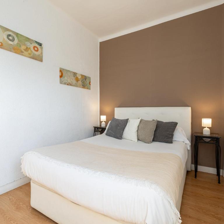 Holidays2Malaga Terraza & junto puerto deportivo - Three-Bedroom Apartment - 9