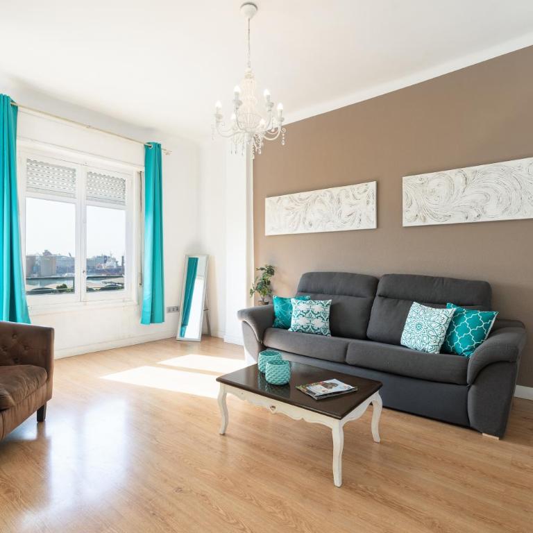 Holidays2Malaga Terraza & junto puerto deportivo - Three-Bedroom Apartment - 18
