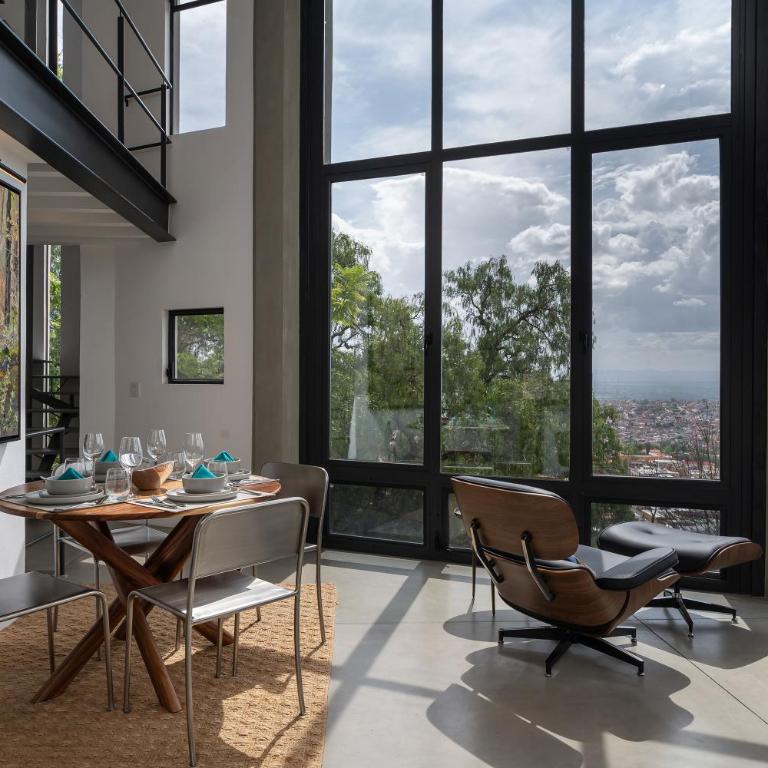 Casa Altamira, Stylish 1BR Loft with City Views in Centro - One-Bedroom House - 5