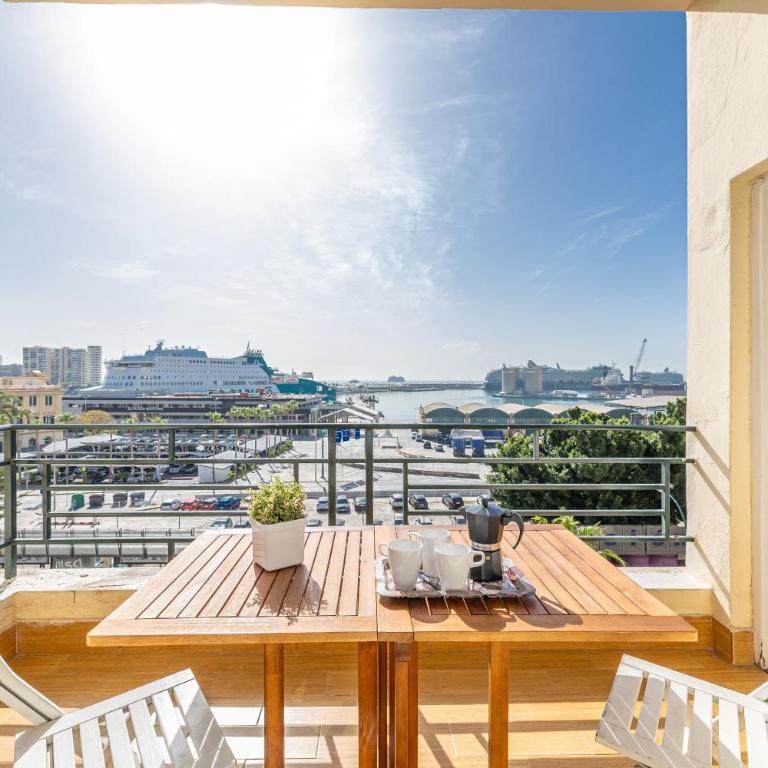 Holidays2Malaga Terraza & junto puerto deportivo - Three-Bedroom Apartment - 1