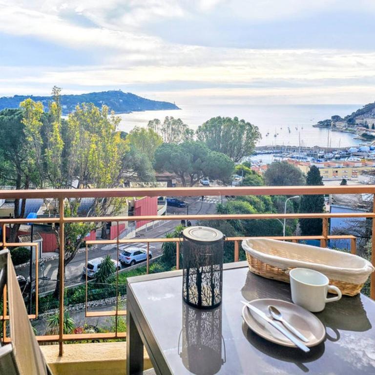 Beau 2 pieces avec vue imprenable sur la rade - Appartement - 1