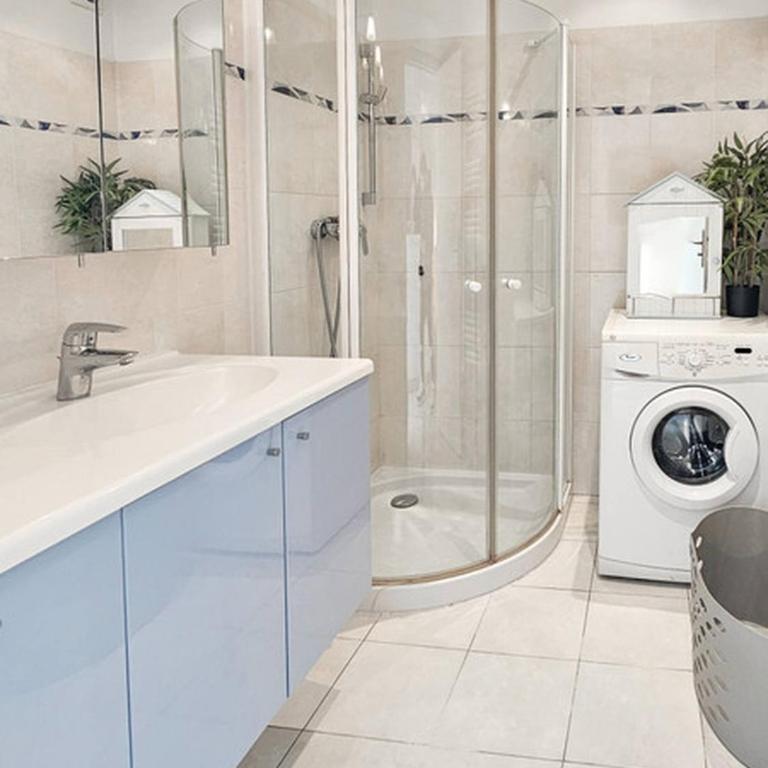 Beau 2 pieces avec vue imprenable sur la rade - Appartement - 8