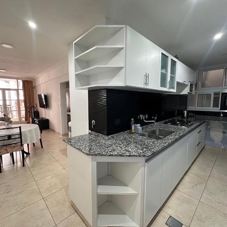 Excelente departamento, frente al mar - Apartamento de 2 dormitorios - 12