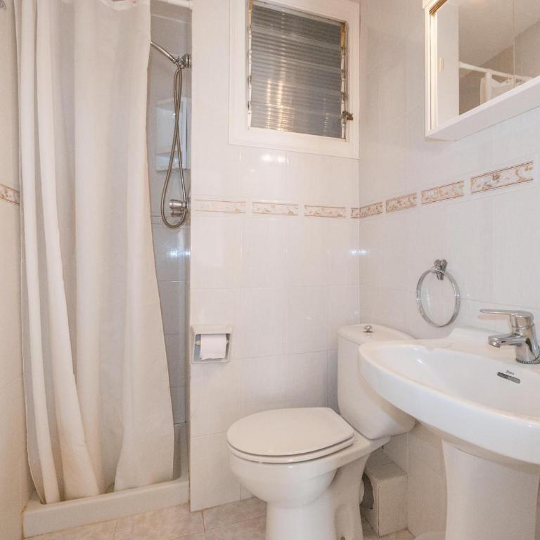 Apartaments Fincasol - Two-Bedroom Apartment with Balcony - 10