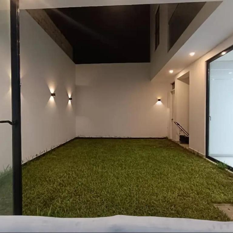 Friendly house - Five-Bedroom House - 6