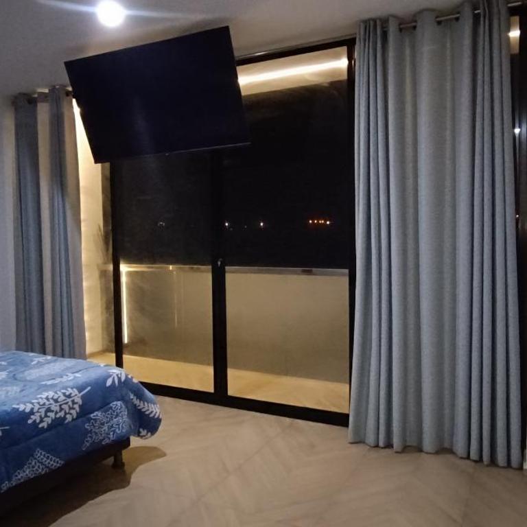 Friendly house - Five-Bedroom House - 9