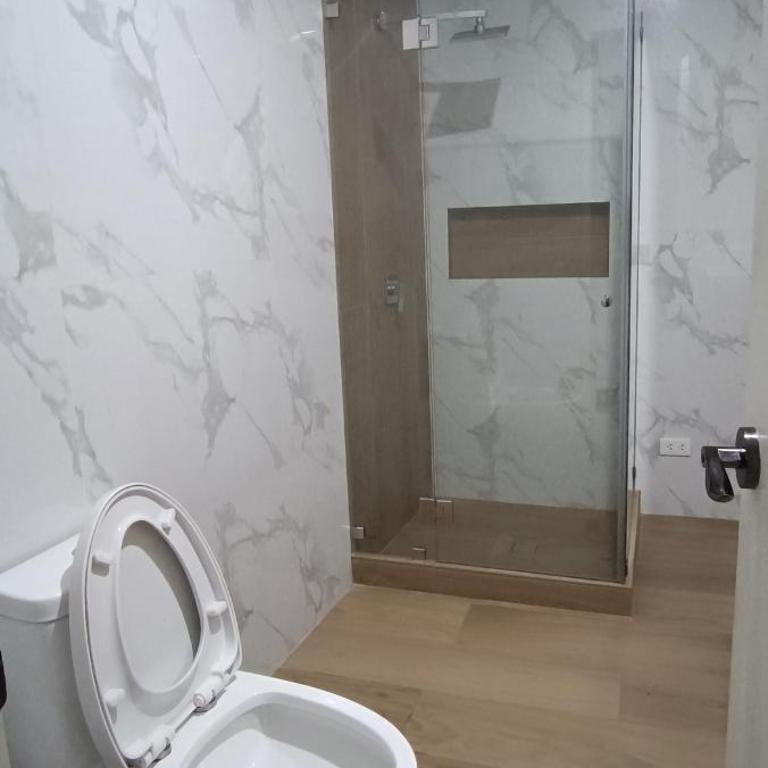 Friendly house - Five-Bedroom House - 15