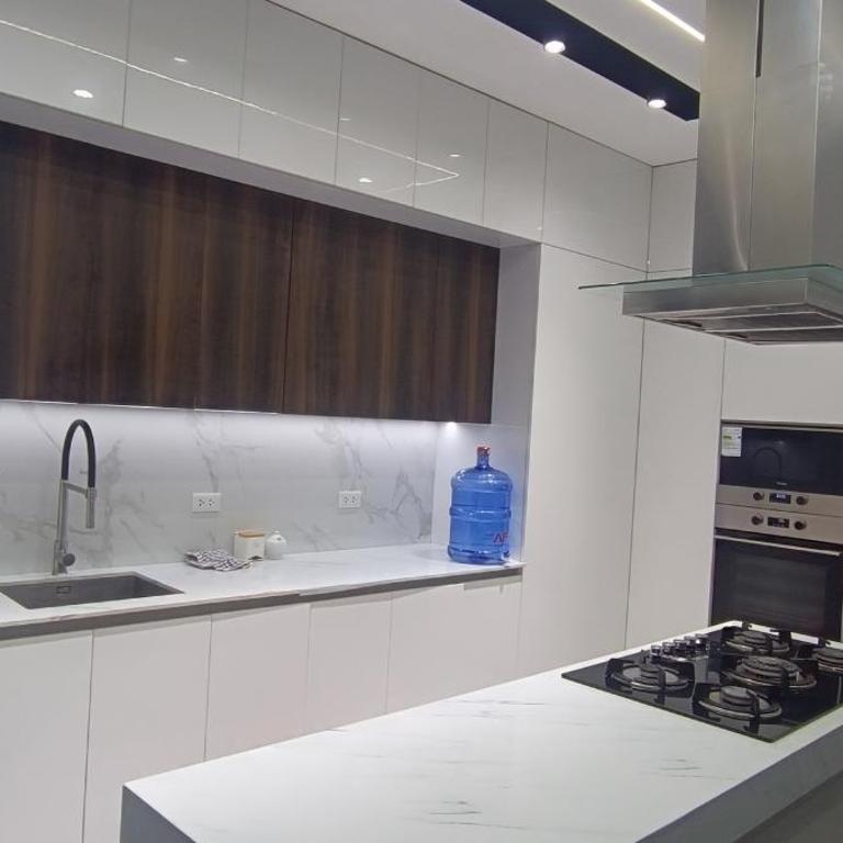 Friendly house - Five-Bedroom House - 35