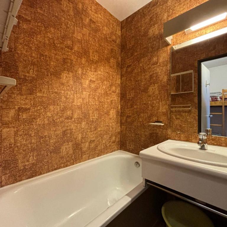 Studio économique pour 3 au cœur des Menuires - FR-1-452-38 - Studio - 11
