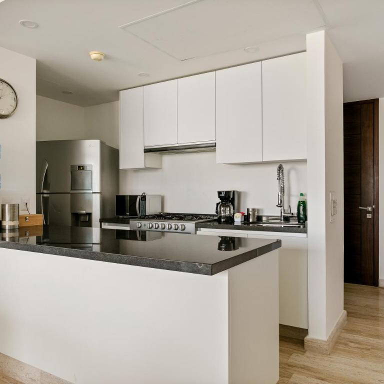 2 BR Apartment in Marina Condo - Apartment - 11