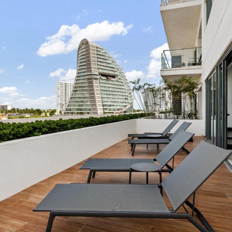 2 BR Apartment in Marina Condo - Apartment - 12