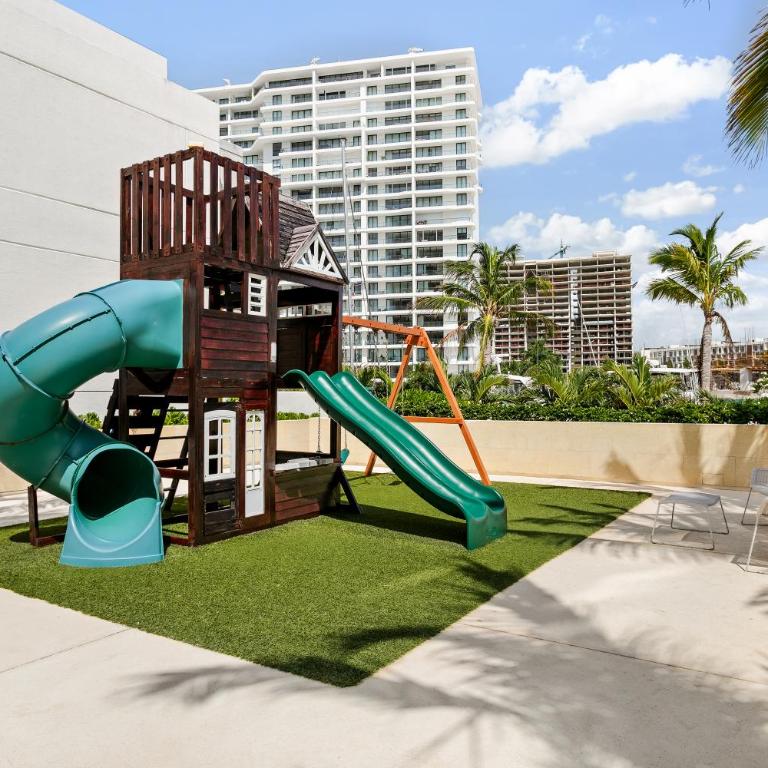 2 BR Apartment in Marina Condo - Apartment - 15